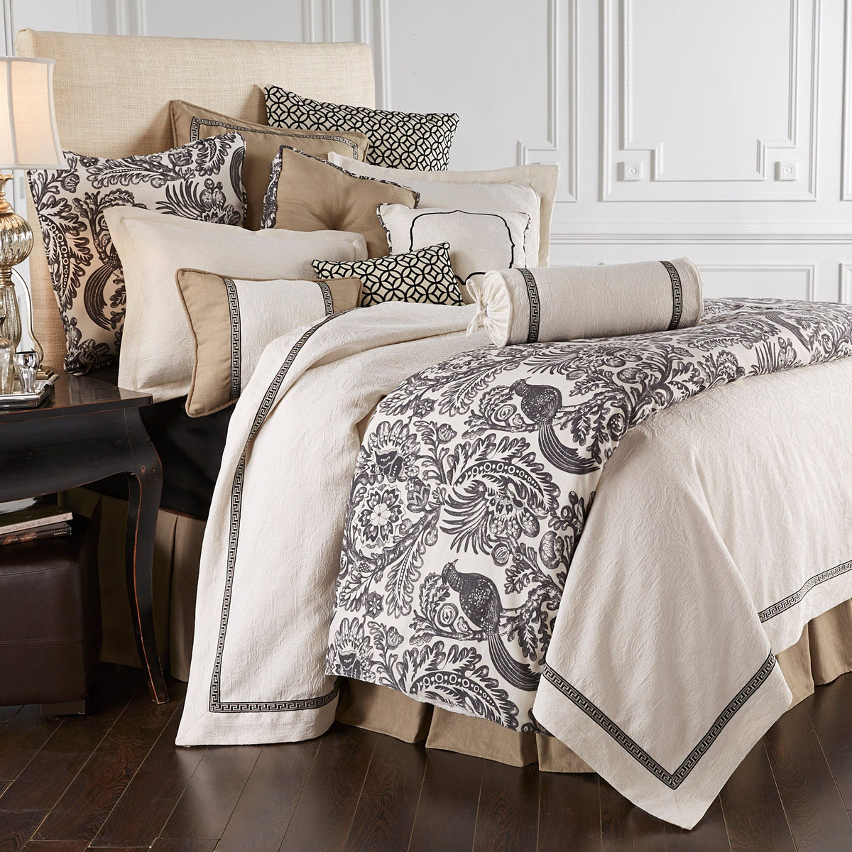 Liza White Matelassé Coverlet Set, Super Queen, 4PC