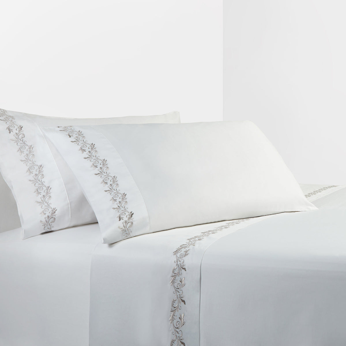 350TC Gray Scroll Embroidered Sheet Set, King, White, 4PC