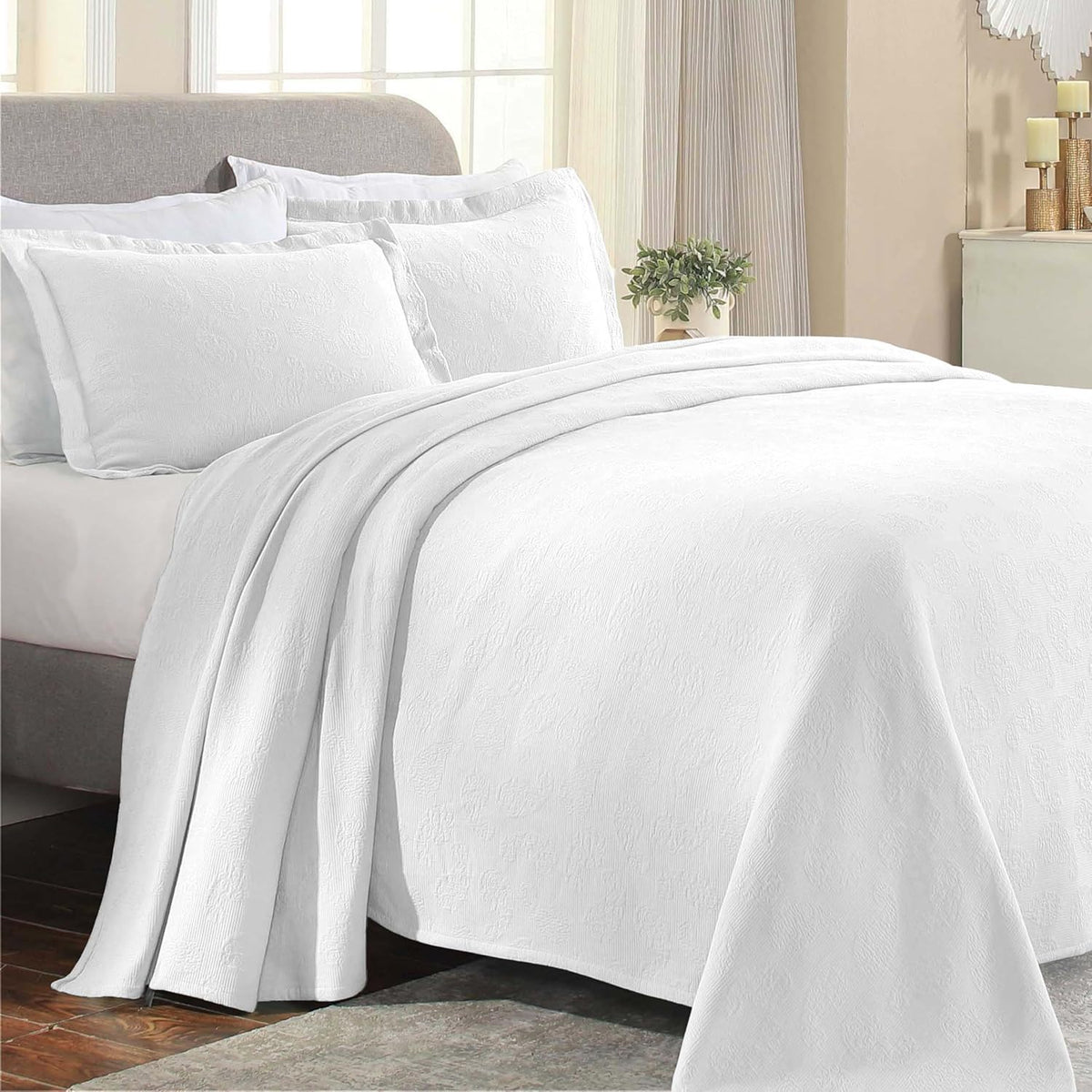 Paisley Matelassé Coverlet, Super King, 1PC